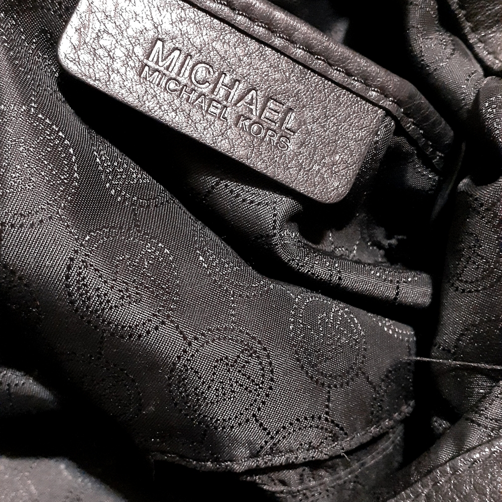 Michael Kors Black Leather Shoulder Bag - Picture 10 of 17